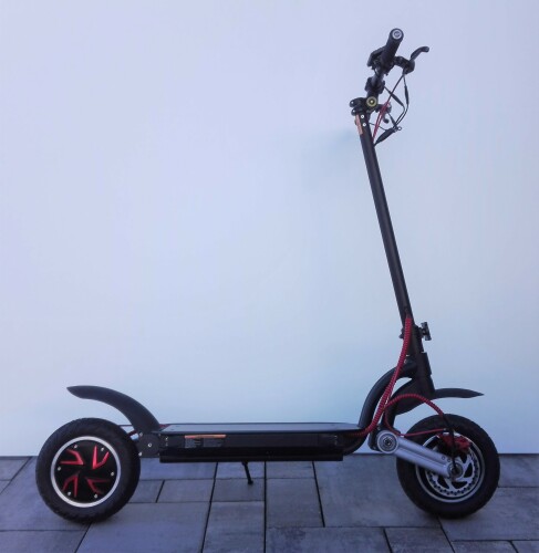Sportovní elektrická koloběžka FLASH RIDER SY12 1600 W DUAL, černá, lithiová baterie 20 Ah