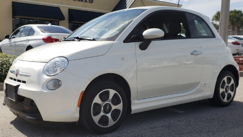 Elektrický automobil - Elektromobil - Fiat 500e, bílý, kůže, 22 kWh, 83 kW