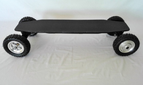 Elektrický longboard FLASH RIDER 2000 W DUAL, integrované motory, baterie lithiová 11 Ah