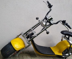 Elektrická koloběžka FLASH RIDER Chopper chrom 2000 W žlutá, lithiová baterie 20 Ah