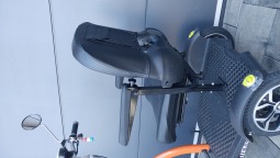 Elektrická tříkolka FLASH RIDER CY5 pro seniory 800 W, otočné křeslo, lithiová baterie 20 Ah