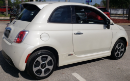 Elektrický automobil - Elektromobil - Fiat 500e, bílý, kůže, 22 kWh, 83 kW