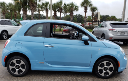 Elektrický automobil - Elektromobil - Fiat 500e, modrý, kůže, 22 kWh, 83 kW