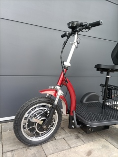 Elektrická tříkolka pro seniory FLASH RIDER CY5 800 W červená, lithiová baterie 20 Ah