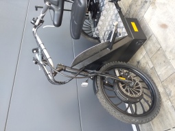 Invalidní speciální snížená elektrická tříkolka s 20Ah baterií a stavitelným sedadlem