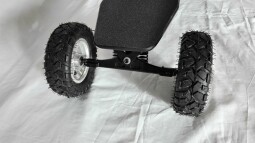 Elektrický longboard FLASH RIDER 2000 W DUAL, integrované motory, baterie lithiová 11 Ah