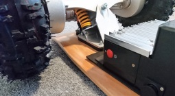 Elektrický longboard FLASH RIDER 2600 W 4×4 s terénními koly