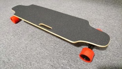 Elektrický longboard FLASH RIDER 1000 W DUAL, baterie lithiová 8,8 Ah, oranžová kolečka