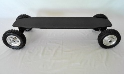 Elektrický longboard FLASH RIDER 2000 W DUAL, integrované motory, baterie lithiová 11 Ah