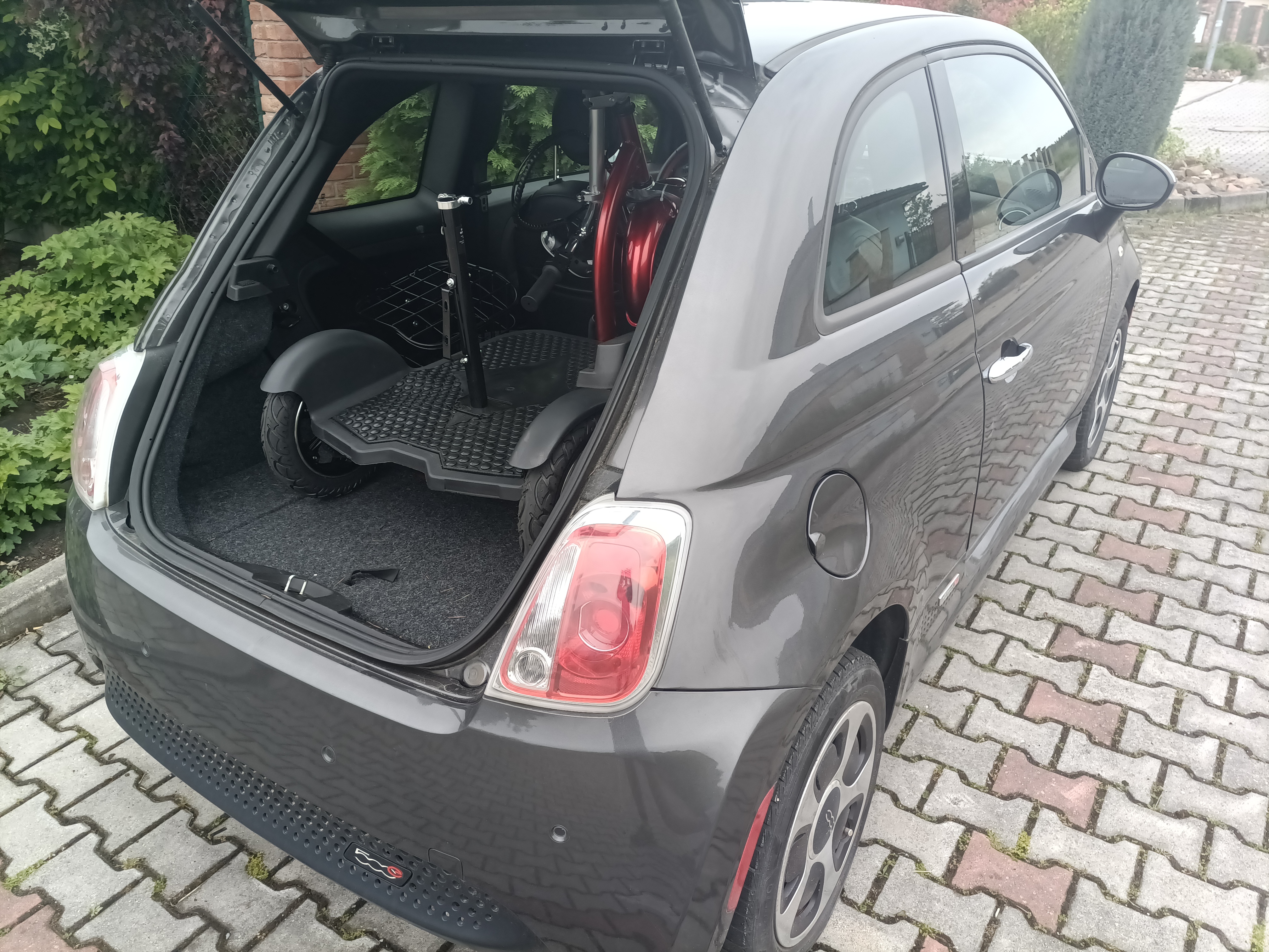 Elektrická tříkolka ve Fiatu 500